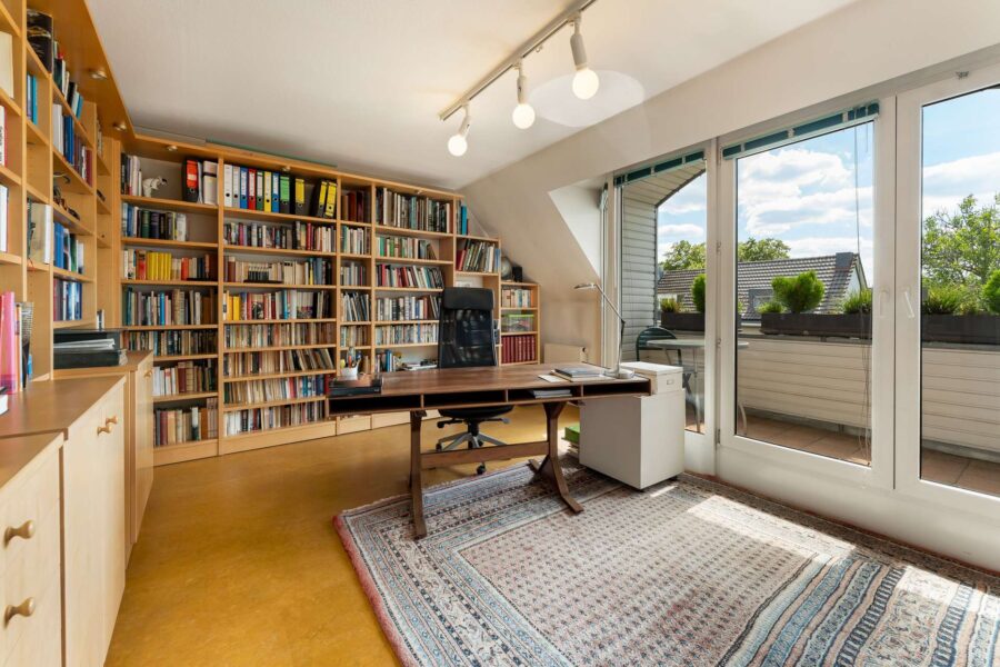 Büro und Loggia