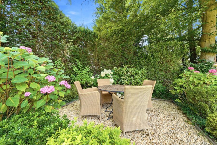 Zweite Gartenterrasse