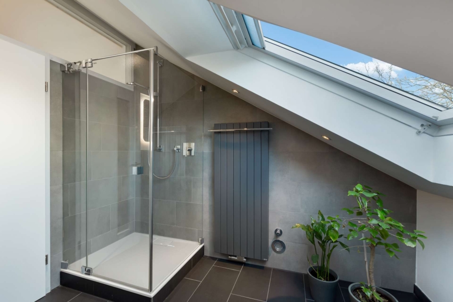 Dusche im Badezimmer